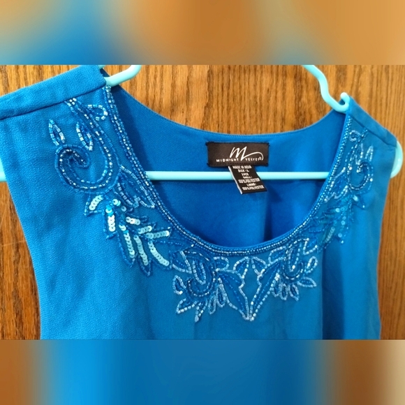 Midnight Velvet top with sequin and beaded details - Picture 9 of 9